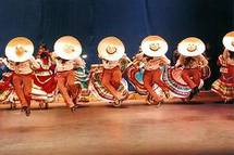 Chaque année, quatre jours durant, le village de Cugand, en Vendée, danse aux rythmes des musiques du monde. Chaque année, quatre jours durant, le village de Cugand, en Vendée, danse aux rythmes des musiques du monde.