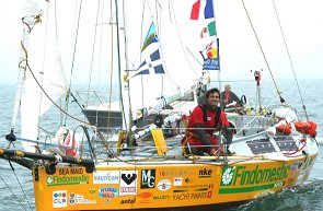 Alessandro Di Benedetto passe la ligne d'arrivée ce matin à 8h02 Alessandro Di Benedetto passe la ligne d'arrivée ce matin à 8h02
