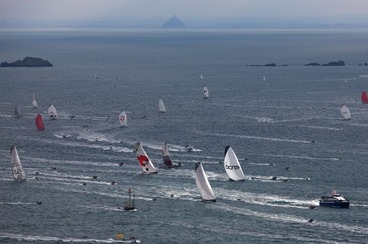 A 1 000 milles de l'arrivée à Pointe-à-Pitre, Franck Cammas et Groupama 3 poursuivent leur chevauchée atlantique aux commandes de Route du Rhum - La Banque Postale