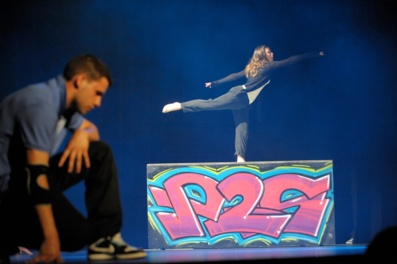 Déambulation dans tout le centre-ville dans le cadre du Festival Colors Déambulation dans tout le centre-ville dans le cadre du Festival Colors