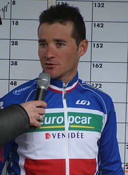 Duels entre le cycliste Thomas Voeckler et le jockey Eric Raffin sur l'hippodrome des Sables d'Olonne le 17 août