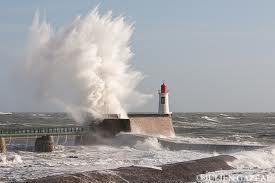 Alerte météorologiques oranges vent et vagues submersion sur le département de la Vendée du jeudi 15 à 22h00 au vendredi 16 décembre à 14h00