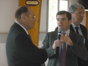 Le Ministre a commencé sa visite par une rencontre à la Salle Audubon Le Ministre a commencé sa visite par une rencontre à la Salle Audubon