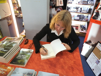 Retrouvez Eveline Thomer au salon du Livre Ancien ce samedi 14 et dimanche 15 Avril de 10h00 à 19h00 Retrouvez Eveline Thomer au salon du Livre Ancien ce samedi 14 et dimanche 15 Avril de 10h00 à 19h00