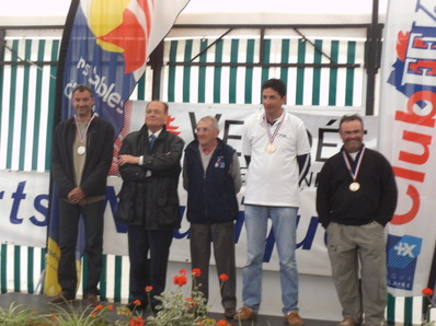 En blanc : Olivier Cohen, à gauche : Cédric Carré et à droite : Yannick Rossignol En blanc : Olivier Cohen, à gauche : Cédric Carré et à droite : Yannick Rossignol