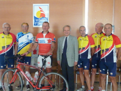 Les cyclotouristes sablais solidaires du périple de David Funnell Les cyclotouristes sablais solidaires du périple de David Funnell