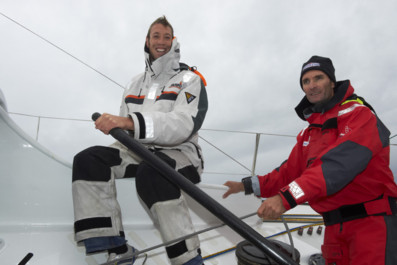 Sortie en mer au large de Lorient sur le 60pieds IMOCA Maitre CoQ. Photo : Yvan Zedda