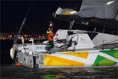 Mike Golding termine 6è du Vendée Globe, le skipper britannique devient le premier, sur les 24 années d'histoire de la course, à boucler trois fois le parcours Mike Golding termine 6è du Vendée Globe, le skipper britannique devient le premier, sur les 24 années d'histoire de la course, à boucler trois fois le parcours