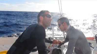 Jérémie Beyou et Christopher Pratt a la manoeuvre. Photo Team Maître CoQ Jérémie Beyou et Christopher Pratt a la manoeuvre. Photo Team Maître CoQ