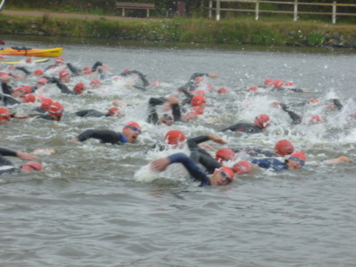 Le top départ est donné pour le Triathlon International des Sables