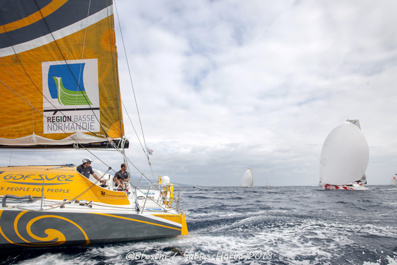 Les Sables – Horta – Les Sables : La flotte s’apprête à traverser une première dorsale océanique