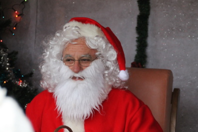 Le Père Noël vous attend aussi sur le web ! Le Père Noël vous attend aussi sur le web !