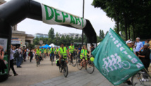 Plus de 1 000 personnes à Paris pour le départ du Tour Alternatiba Plus de 1 000 personnes à Paris pour le départ du Tour Alternatiba