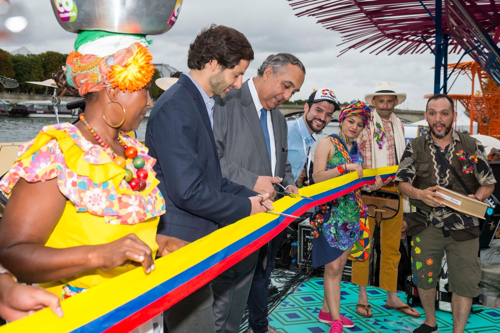 La plage ColombiaMiAmor inaugurée devant plus de 1 000 personnes !
