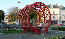 La Roche-sur-Yon n'a  plus  ses  halles de  type Baltard; la future passerelle de  la gare aura son look  Eiffel