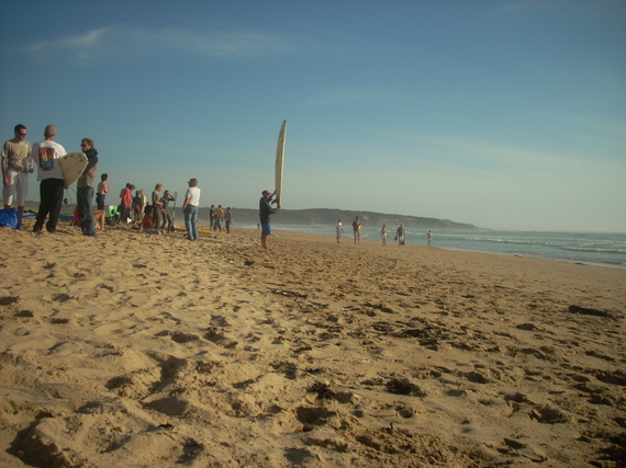 Talmont Saint-Hilaire : Veillon Surf Festival se poursuit ce dimanche 12 octobre , 16 équipes soit 48 compétiteurs sont attendues, finale cet  après-midi.