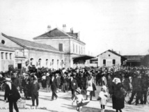 Dimanche 18 décembre à 11h00, commémoration des 150 ans de l'arrivée du train aux Sables et inauguration de la place Napoléon III Dimanche 18 décembre à 11h00, commémoration des 150 ans de l'arrivée du train aux Sables et inauguration de la place Napoléon III