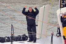 Yann Eliès attend les secours australiens