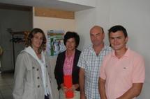 A gauche de Véronique BESSE : Laurent OUVRARD, président de l’Association « Les Roulettes Herbretaise » (qui organise le Vendée Roller Mrarathon) puis, à droite en rose, Arnaud Gicquel, ancien champion de Roller marathon et co-organisateur du Vend A gauche de Véronique BESSE : Laurent OUVRARD, président de l’Association « Les Roulettes Herbretaise » (qui organise le Vendée Roller Mrarathon) puis, à droite en rose, Arnaud Gicquel, ancien champion de Roller marathon et co-organisateur du Vend
