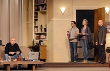 Photo : Guirec Coadic Dans cette pièce Michel Sardou donne la réplique à son propre fils. Photo : Guirec Coadic Dans cette pièce Michel Sardou donne la réplique à son propre fils.