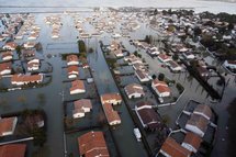 Une marche silencieuse a réuni environ 350 personnes samedi dans les rues de L'Aiguillon-sur-Mer et  La Faute-sur-Mer  