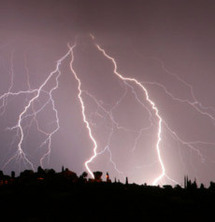 Une alerte Orage de niveau 2 dans le département 85 est lancée pour le courant de la journée. Une alerte Orage de niveau 2 dans le département 85 est lancée pour le courant de la journée.