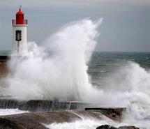 Onze départements du littoral ouest en alerte orange aux vents violents