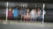 Le MJS 85 appelle à manifester ce samedi aux côtés de RESF contre l’enfermement des enfants étrangers !