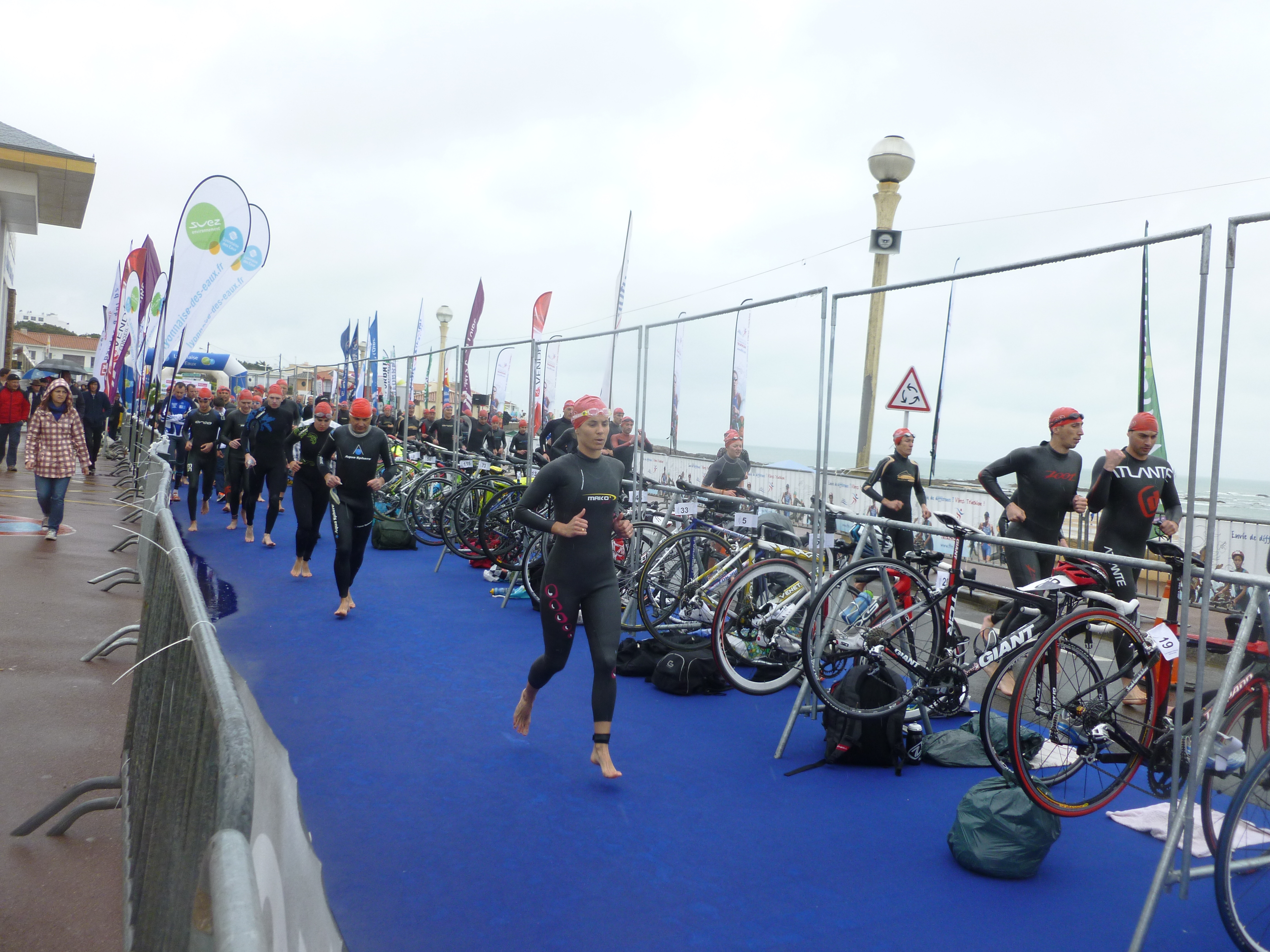 29ème Triathlon International de Saint Jean de Monts 22 et 23 Juin 29ème Triathlon International de Saint Jean de Monts 22 et 23 Juin