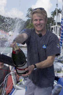 François Gabart : une première, une victoire ! François Gabart : une première, une victoire !