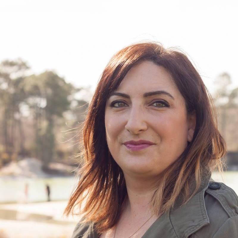 Virginie Grimaldi a été Lauréate du prix e-crire au féminin 2 014, pour sa nouvelle « La peinture sur la bouche ». Elle a signé avec « Le premier jour du reste de ma vie » (2 015) son premier roman publié. Virginie Grimaldi a été Lauréate du prix e-crire au féminin 2 014, pour sa nouvelle « La peinture sur la bouche ». Elle a signé avec « Le premier jour du reste de ma vie » (2 015) son premier roman publié.