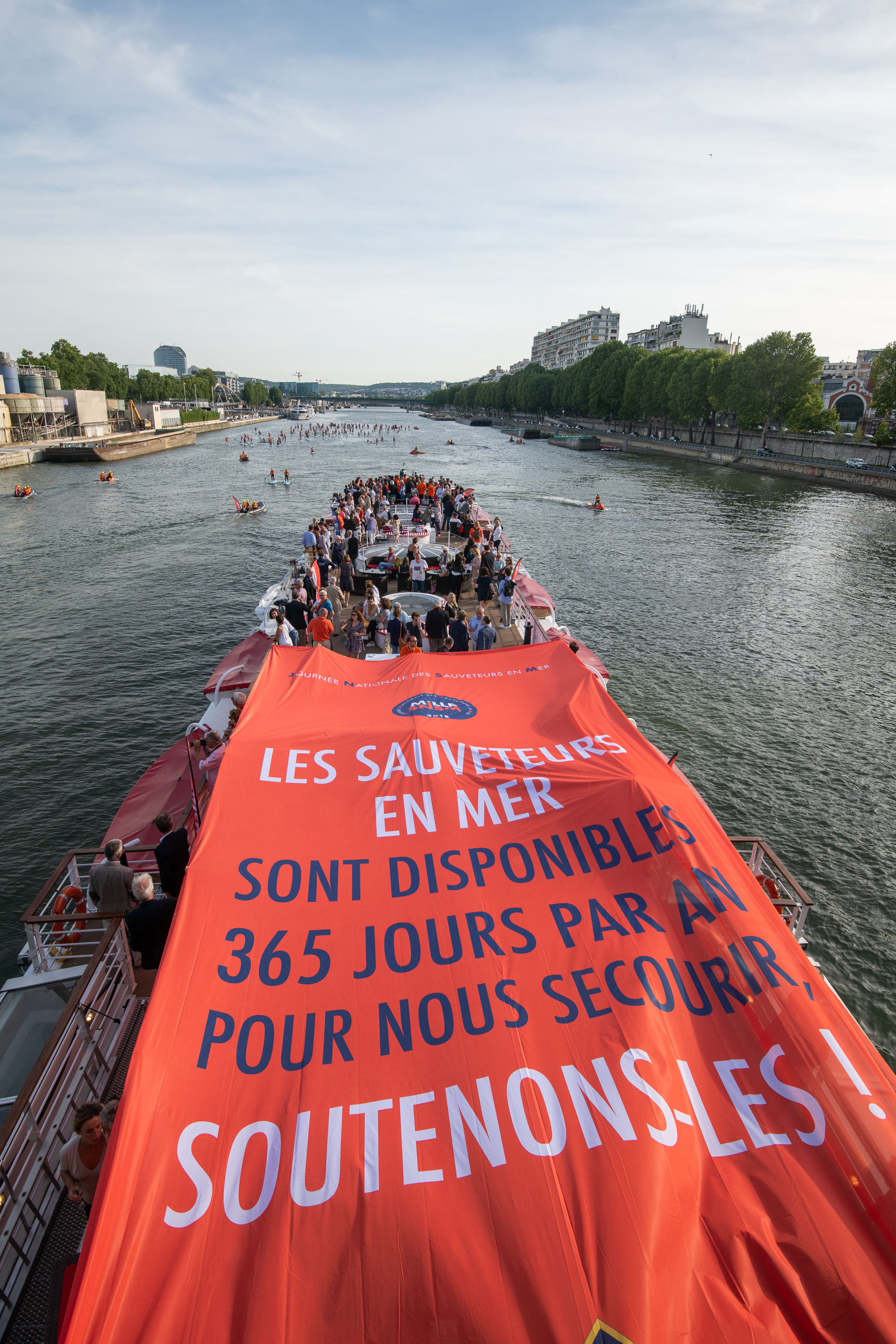 Les Sauveteurs en Mer de la SNSM ont paradé sur la Seine