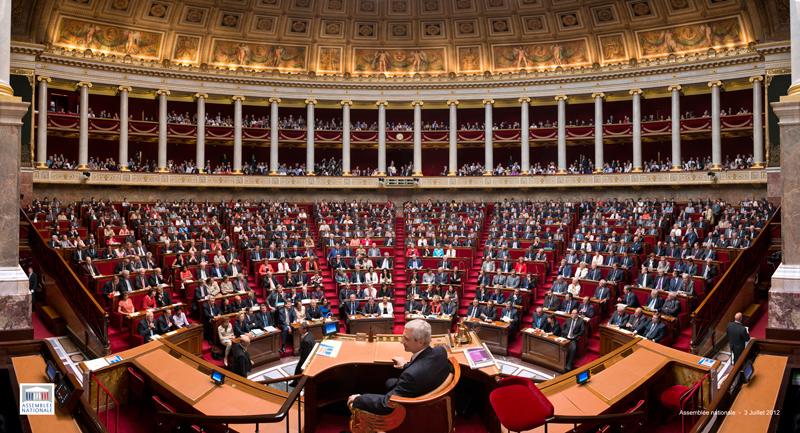 Fragilisé, Manuel VALLS obtient une confiance relative mais perd la majorité absolue