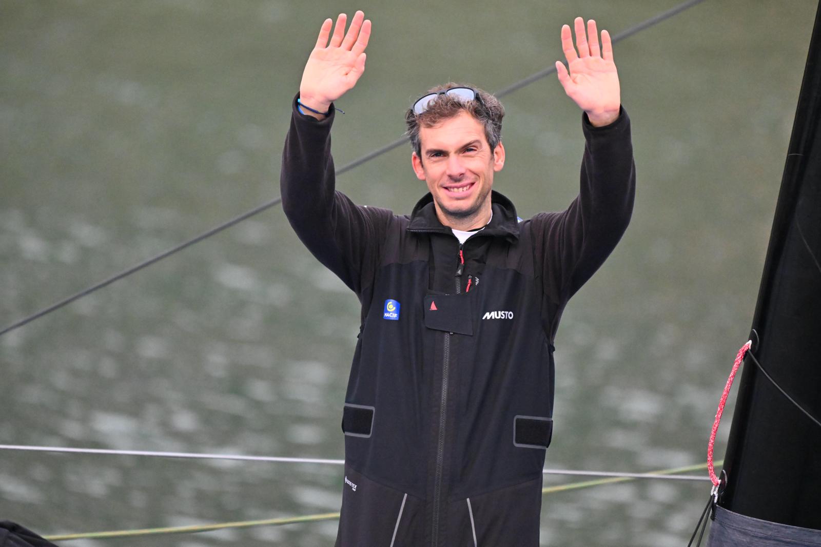 Les réactions après le décès de Charlie Dalin vainqueur du dernier Vendée Globe