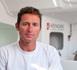 Mercredi soir, 21h15 : Armel Le Cléac'h franchit en vainqueur la ligne d'arrivée de la dernière étape de la Solitaire du Figaro 2010.