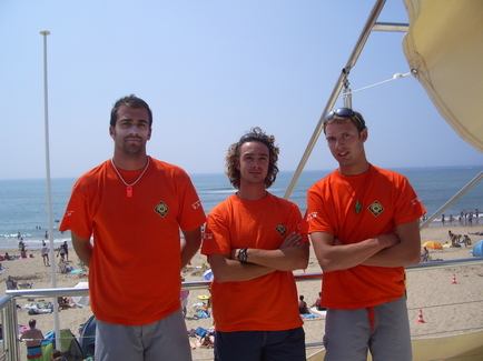 Bryan, Elliot, Rodolphe assurent la sécurité des aoutiens.