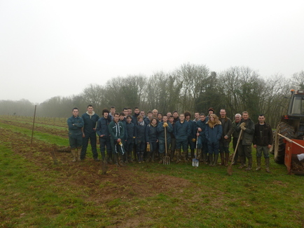 Les jeunes du Lycée Nature étaient chez Bertrand Carayol jeudi dans le cadre de leur scolarité aux côtés des chasseurs Les jeunes du Lycée Nature étaient chez Bertrand Carayol jeudi dans le cadre de leur scolarité aux côtés des chasseurs