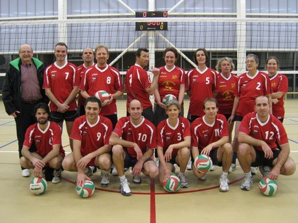 Un nouveau jeu de maillots à l’équipe 1 de volley de Talmont.