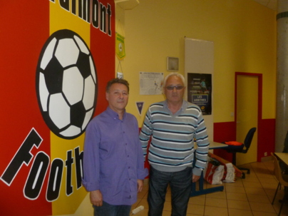 Jacques Mollet (à droite) a passé le flambeau lundi soir à Gatien Gouin. Jacques Mollet (à droite) a passé le flambeau lundi soir à Gatien Gouin.