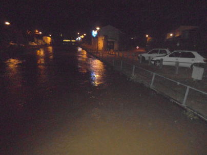 La semaine dernière l'eau du Payré se trouvait à la limite du bord La semaine dernière l'eau du Payré se trouvait à la limite du bord