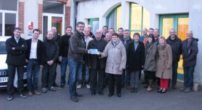 Les commerçants remettent un chèque de 500 € Les commerçants remettent un chèque de 500 €