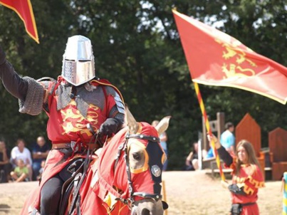 Mercredi les joutes médiévales s'installent dans la cour du château Mercredi les joutes médiévales s'installent dans la cour du château