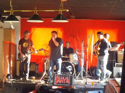 Sakya sur la scène du Korrigan Sakya sur la scène du Korrigan