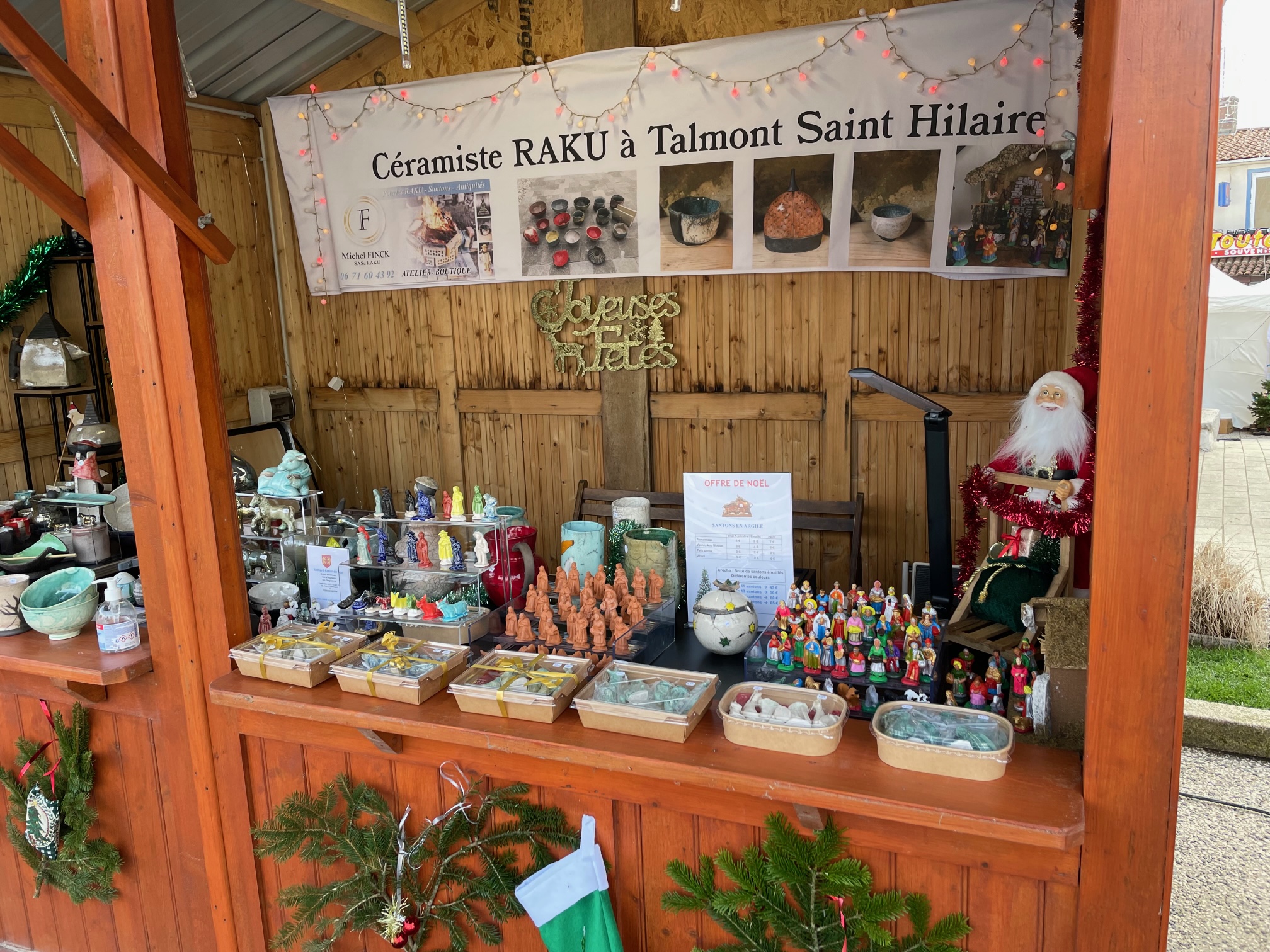 Le marché de Noël de retour dans la cour du château Le marché de Noël de retour dans la cour du château