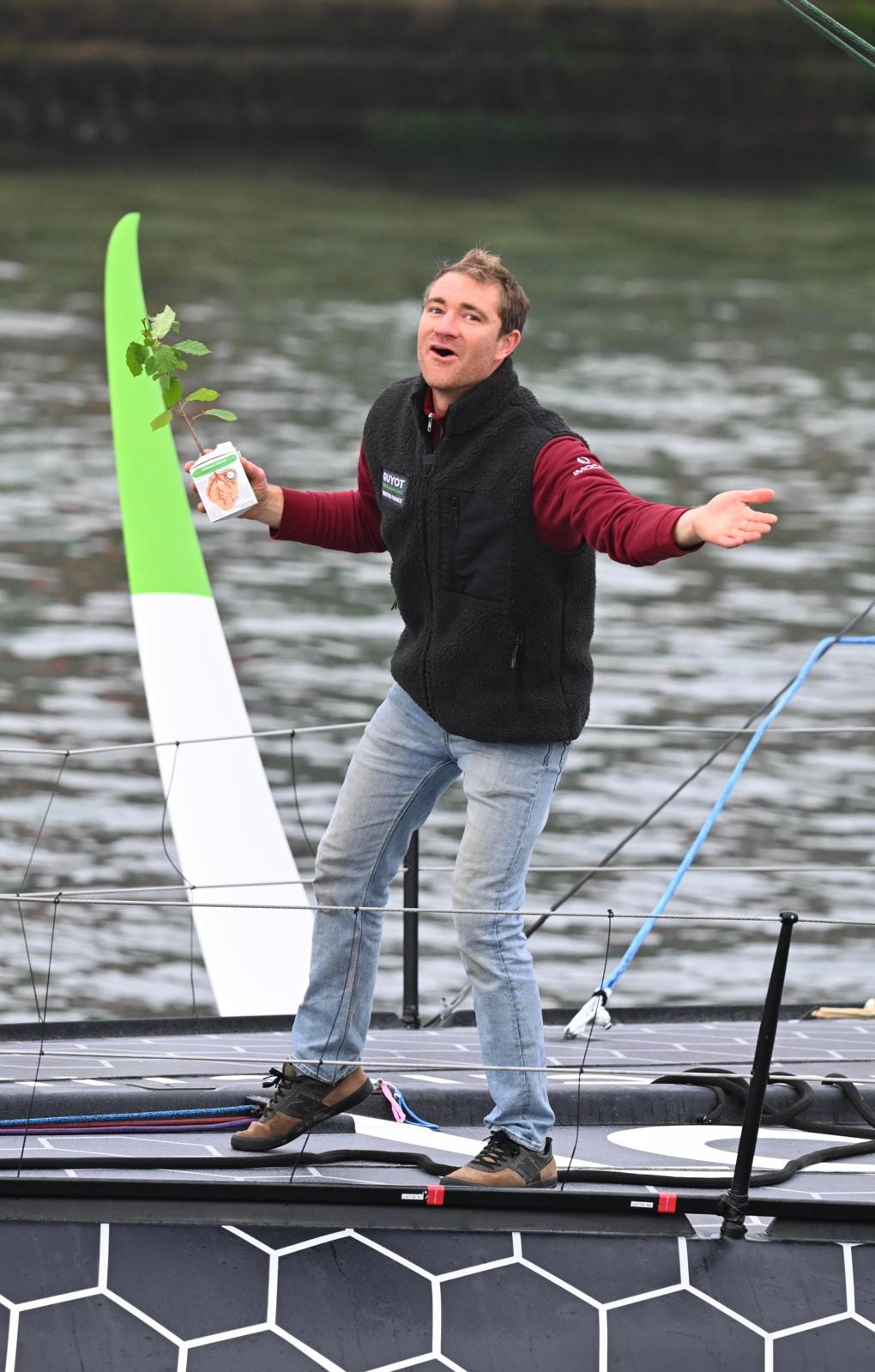 Vendée Globe : pas de chenal pour Benjamin Dutreux  arrivé 10 ème Vendée Globe : pas de chenal pour Benjamin Dutreux  arrivé 10 ème